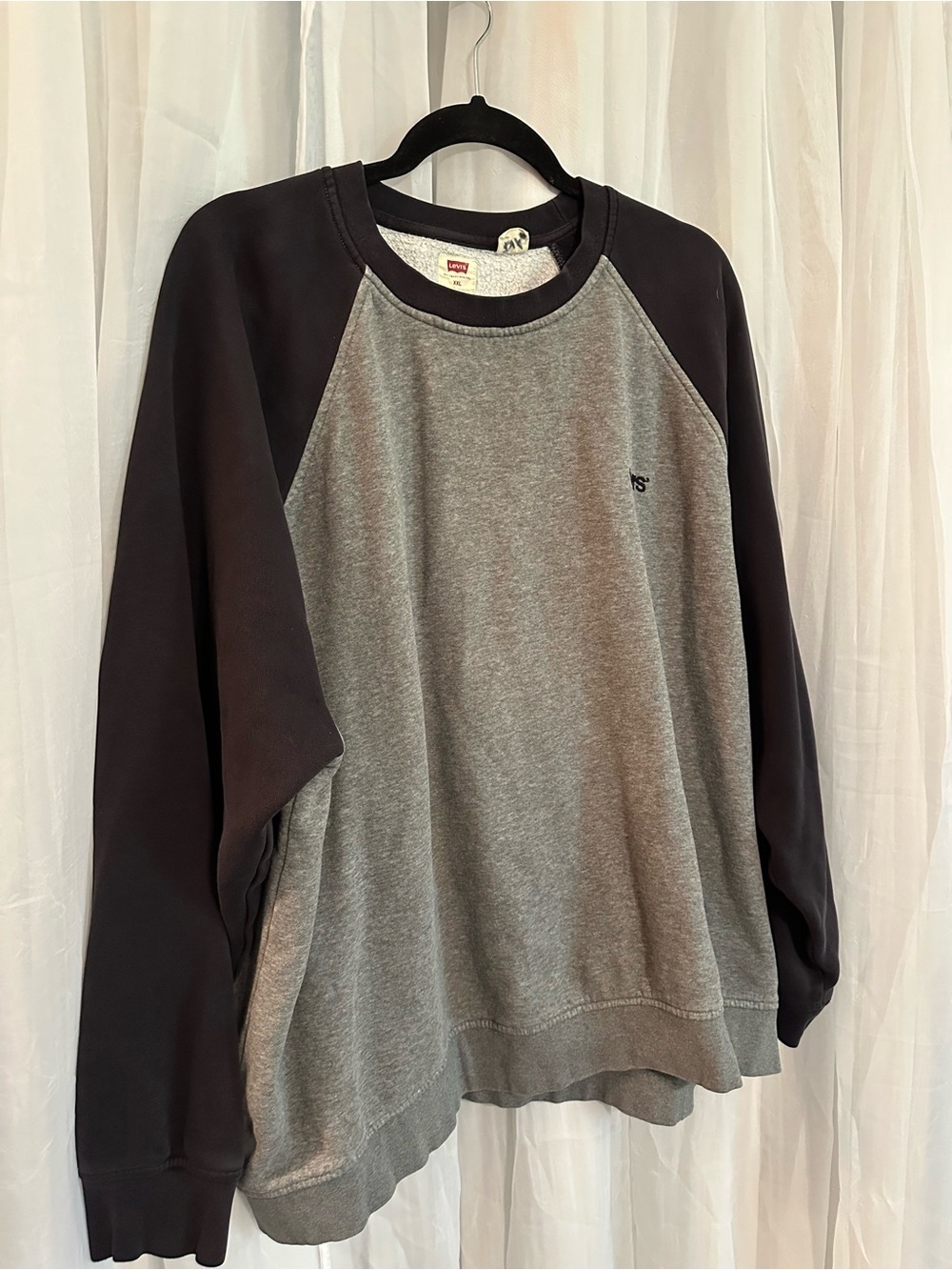 Levi Men's Two-Tone Raglan Sweatshirt - Gray/Black